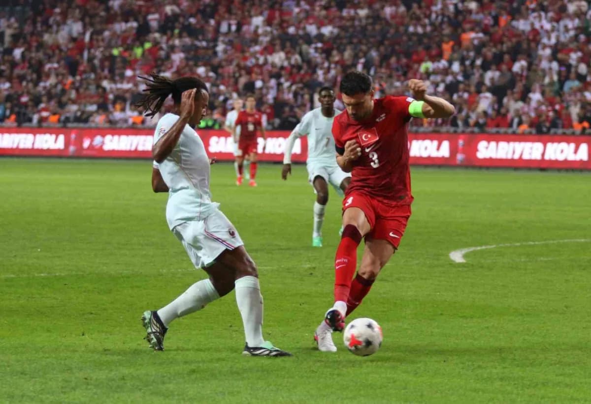 Kocaeli'de UEFA Uluslar Ligi maçında Türkiye ve Fransa milli takımları sahada mücadele ediyor