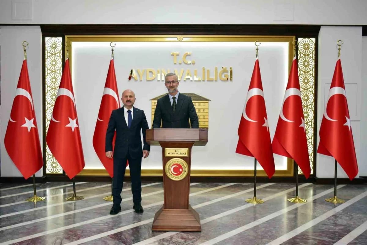 Ukrayna Büyükelçisi Nariman Celalov, Aydın Valisi Dr. Osman Varol ve Büyükşehir Belediye Başkanı Özlem Çerçioğlu ile gör