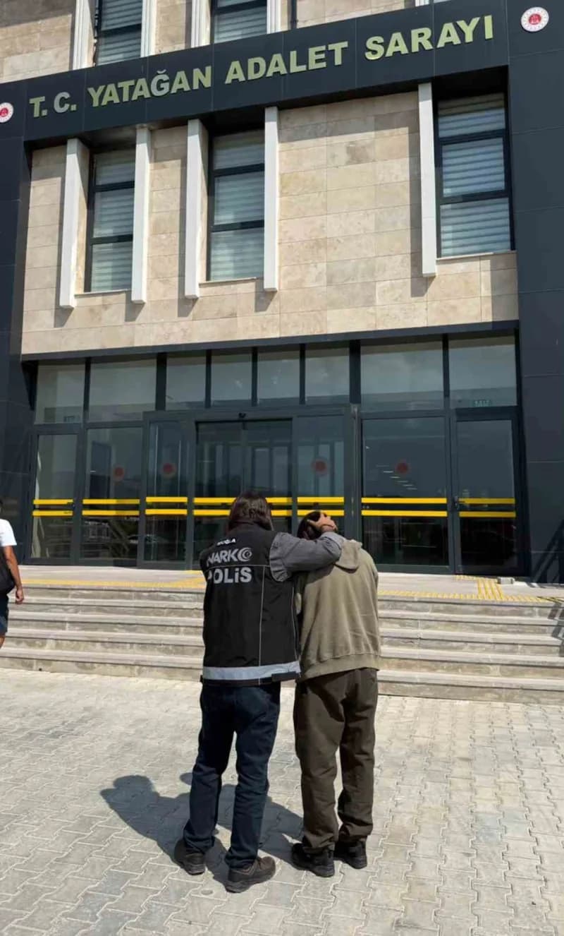 Muğla'da uyuşturucu operasyonunda ele geçirilen esrar ve kokain maddeleri