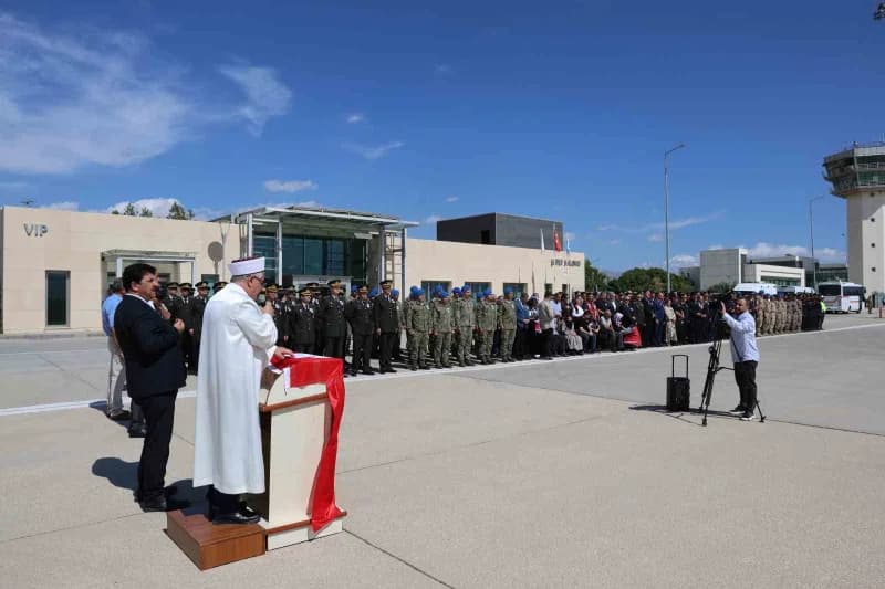 Karşılama töreninde İl Müftüsü Yusuf Bingöl tarafından dua edildi.