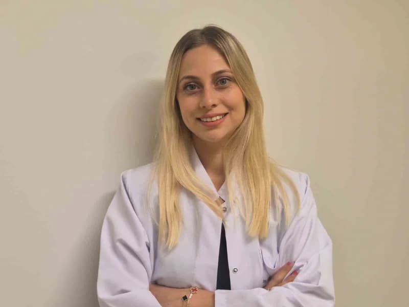 Acıbadem Eskişehir Hastanesi Uzman Klinik Psikolog Beste Çokavgil, uzun süreli yalnızlığın beynin sosyal çevreyi tehditk