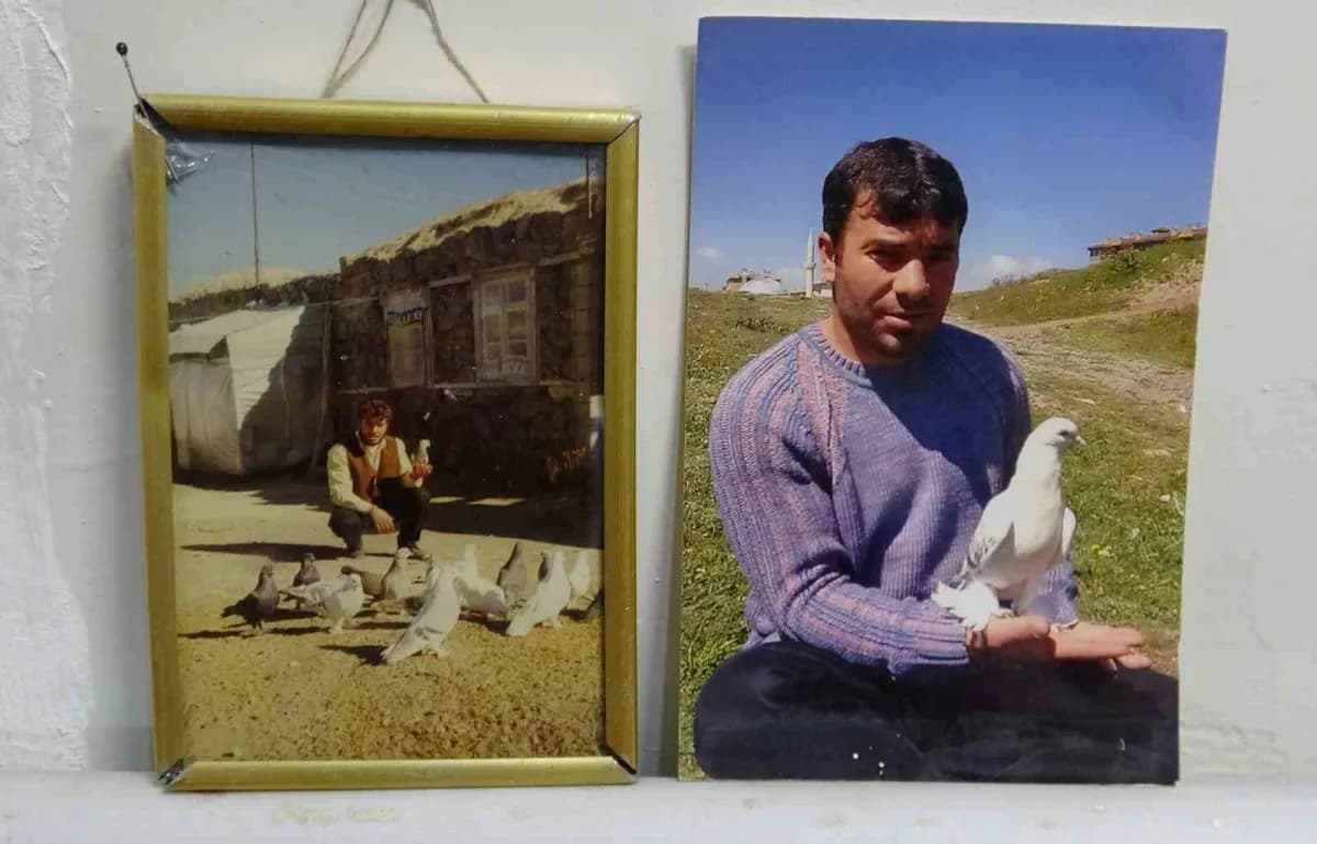 Muğdat Gültekin'in çocukluk ve gençlik fotoğrafları.