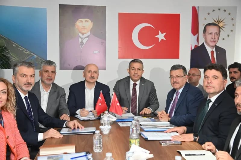 Trabzon’un geleceğine yönelik önemli projeler arasında yer alan Uzunkum Yaşam Alanı için Türkiye Mühendis ve Mimar Odala