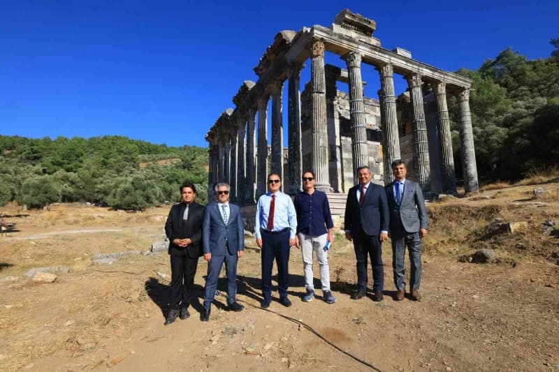 Muğla Valisi Dr. İdris Akbıyık, Euromos Antik Kenti’ndeki çalışmaları inceledi