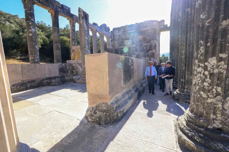Muğla Valisi Dr. İdris Akbıyık, Euromos Antik Kenti’ndeki çalışmaları inceledi
