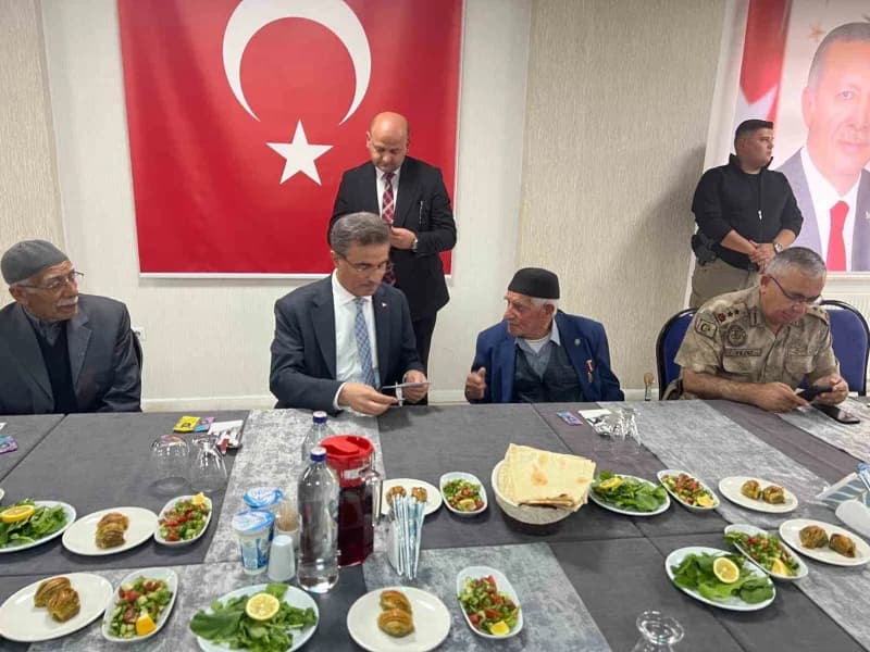 Erzurum Valisi Aydın Baruş, kentin güney ilçelerinden Tekman’ı ziyaret ederek bir dizi inceleme, denetleme ve temaslarda