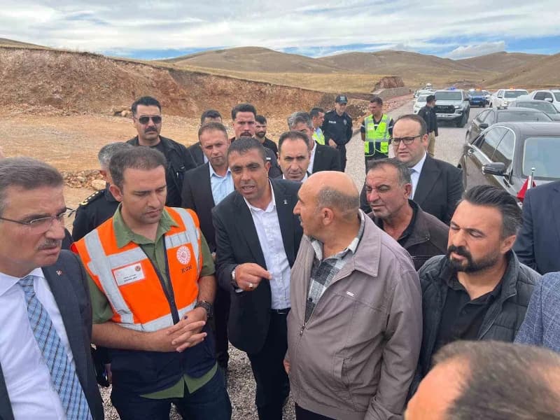 Erzurum Valisi Aydın Baruş, kentin güney ilçelerinden Tekman’ı ziyaret ederek bir dizi inceleme, denetleme ve temaslarda