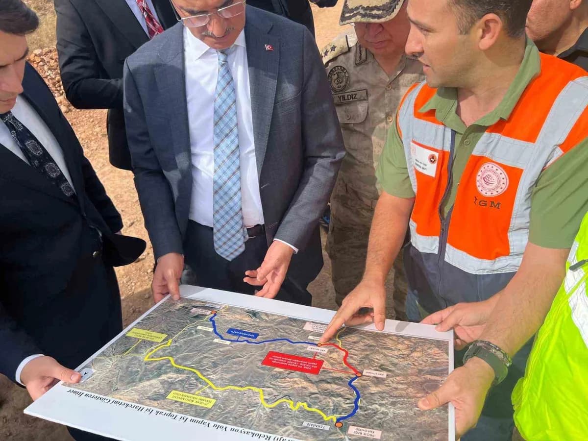 Erzurum Valisi Aydın Baruş, kentin güney ilçelerinden Tekman’ı ziyaret ederek bir dizi inceleme, denetleme ve temaslarda