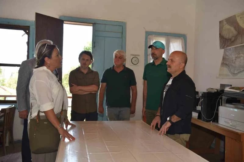Aydın Valisi Dr. Osman Varol, Priene ve Milet Antik kentlerinde sürdürülen çalışmaları yerinde inceleyerek tarihî ve kül