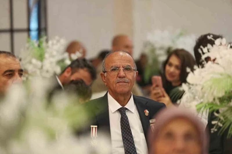 Eskişehir Valisi Dr. Erdinç Yılmaz ve eşi Doç. Dr. Şenay Yılmaz, 19 Eylül Gaziler Günü dolayısıyla kahraman Gaziler ve a