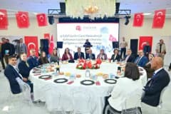 Eskişehir Valisi Dr. Erdinç Yılmaz ve eşi Şenay Yılmaz, 19 Eylül Gaziler Günü’nde gazilerle yemek programında