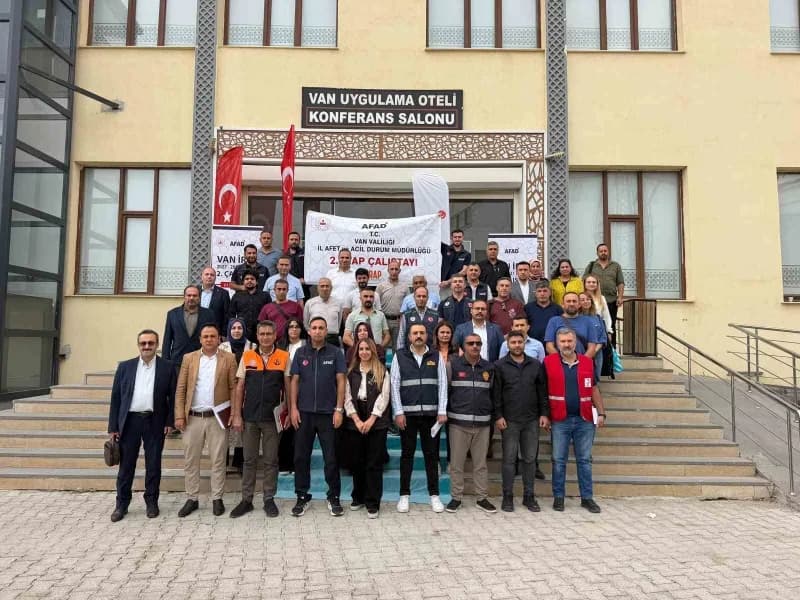 Van AFAD İl Müdürlüğü tarafından düzenlenen İl Afet Risk Azaltma Planı çalıştayından görüntü