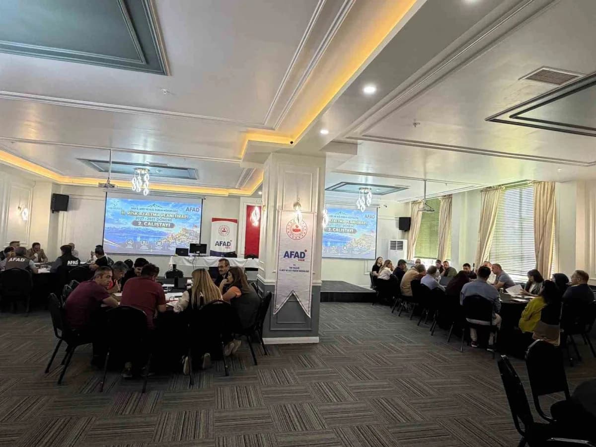 Van Afet ve Acil Durum (AFAD) İl Müdürlüğü ekipleri, İl Afet Risk Azaltma Planı (İRAP) kapsamında, 2027–2031 yıllarını k