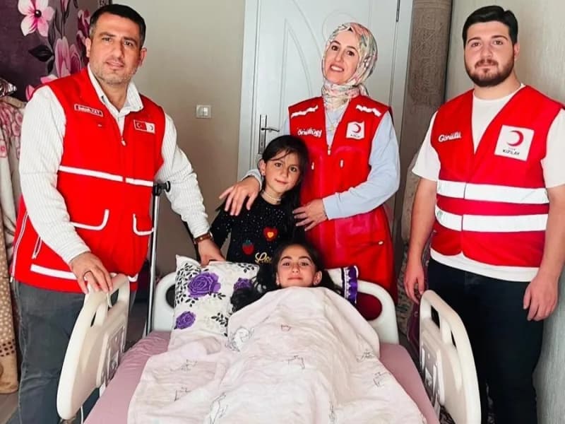 Van’ın Muradiye ilçesine bağlı Görece Mahallesi’nde yaşayan Havin Acar’ın ihtiyaç duyduğu elektrikli medikal yatak, bağı