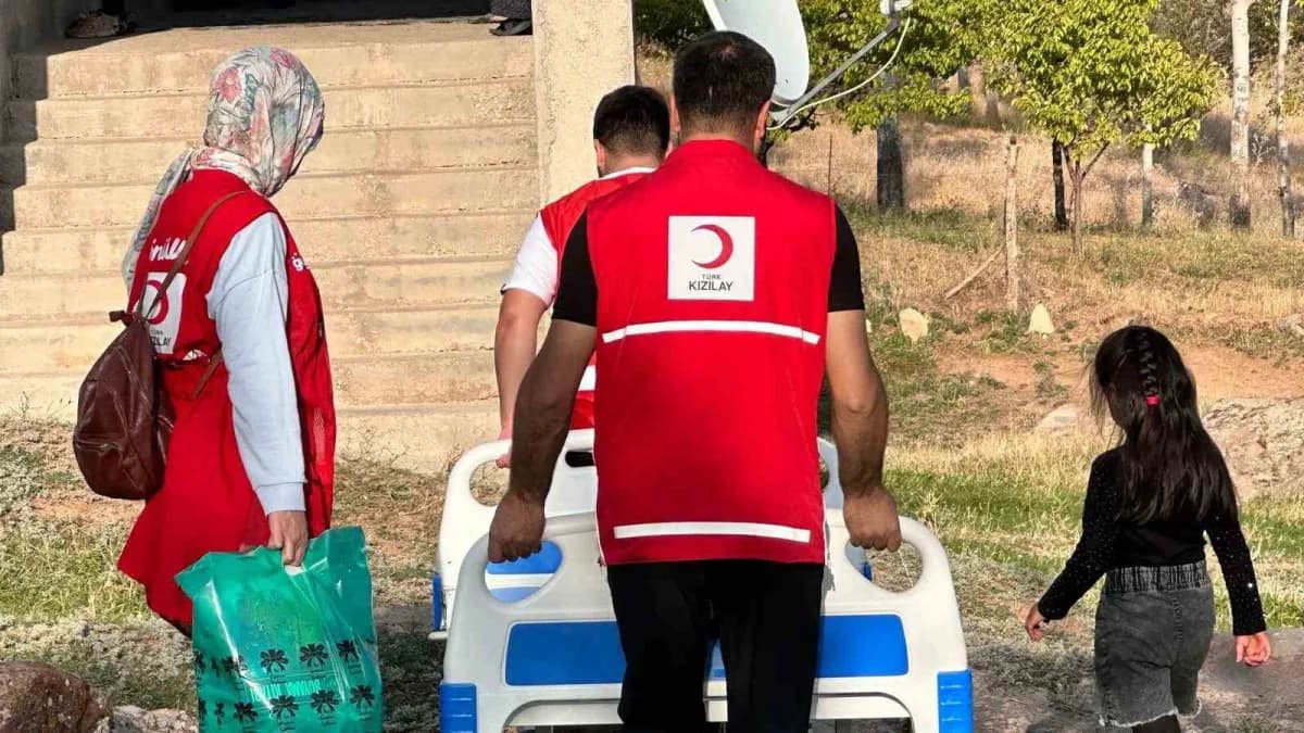 Van’ın Muradiye ilçesine bağlı Görece Mahallesi’nde yaşayan Havin Acar’ın ihtiyaç duyduğu elektrikli medikal yatak, bağı