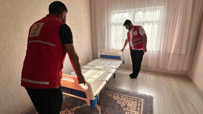 Van’ın Muradiye ilçesine bağlı Görece Mahallesi’nde yaşayan Havin Acar’ın ihtiyaç duyduğu elektrikli medikal yatak, bağı