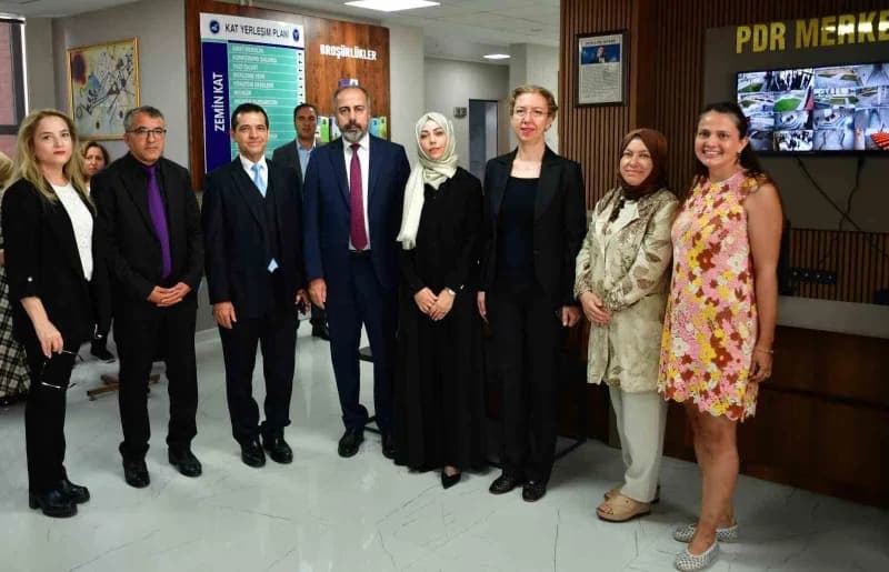 Van Yüzüncü Yıl Üniversitesi Psikolojik Danışmanlık ve Rehberlik, Araştırma ve Uygulama Merkezinin binası, düzenlenen tö