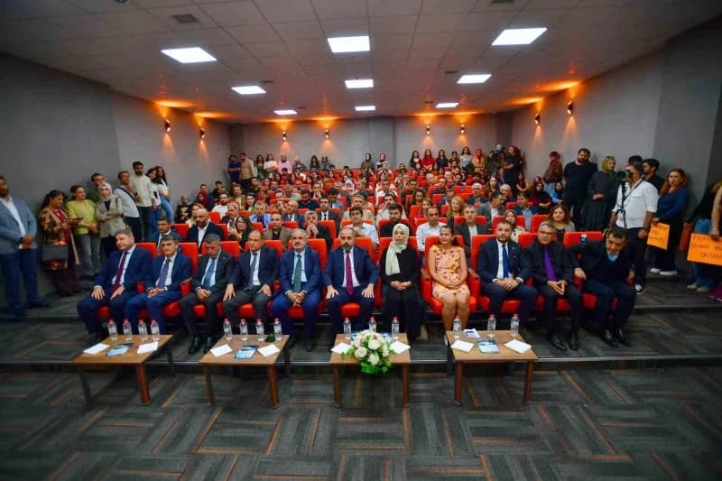 Van Yüzüncü Yıl Üniversitesi Psikolojik Danışmanlık ve Rehberlik, Araştırma ve Uygulama Merkezinin binası, düzenlenen tö