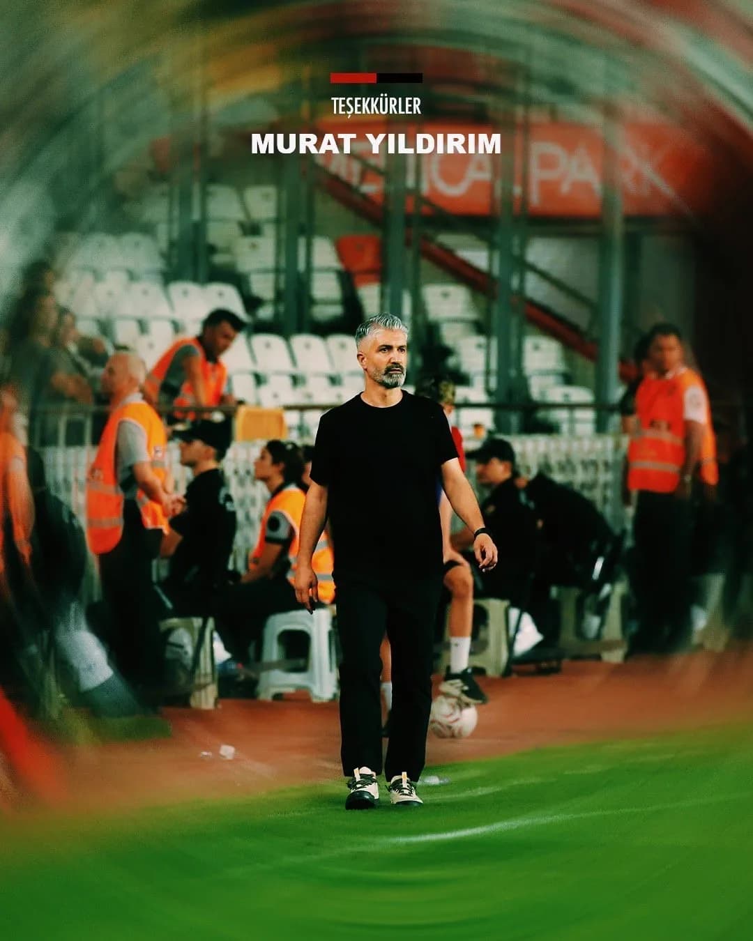 Vanspor FK teknik direktörü Murat Yıldırım basın toplantısında