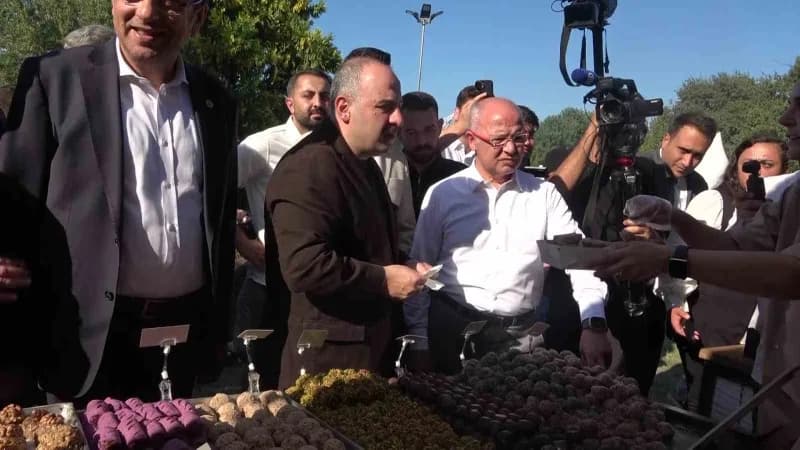Eski Sanayi ve Teknoloji bakanı ve AK Parti Bursa Milletvekili Mustafa Varank, Bursa'da düzenlenen Gastronomi Festivali’
