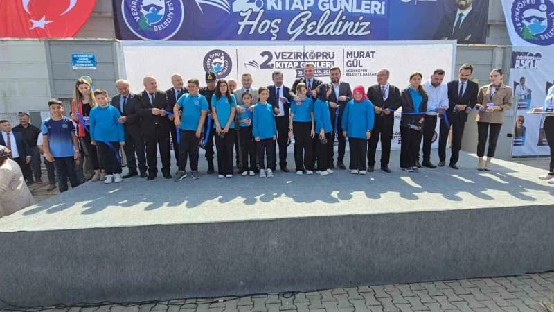 Samsun Vezirköprü'de düzenlenen 2. Kitap Günleri açılış töreninden bir görüntü