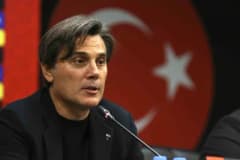 Vincenzo Montella basın toplantısında Fransa maçını değerlendiriyor
