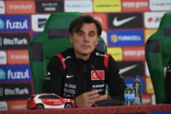 Vincenzo Montella basın toplantısında A Milli Takım hakkında açıklama yapıyor