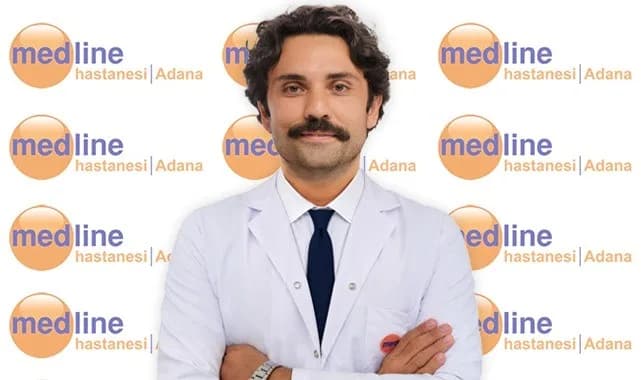 Dr. Selim Özgül sağlık konularında açıklama yaparken