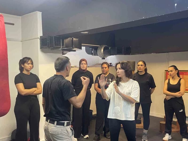 Ankara’da kadınlara Wing Chun eğitimi veren Başantrenör Mustafa Coşkun, savunma sanatının yalnızca fiziksel saldırılara