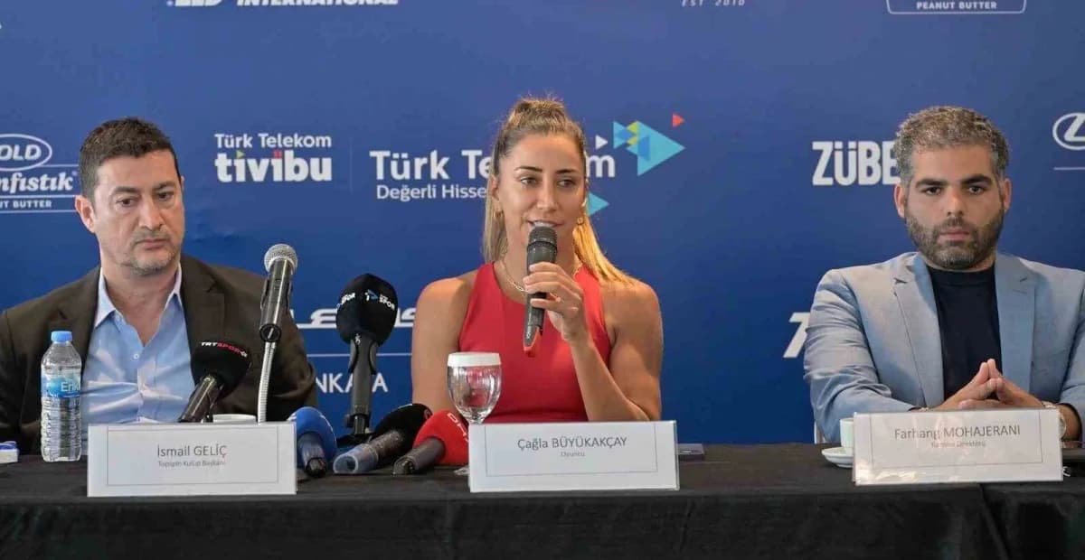 WTA 125 Türk Telekom Ankara Open açılış toplantısından tenis organizasyonuna dair görüntü