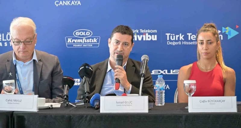 Ankara'da ilk kez Kadınlar Tenis Birliği (WTA 125) seviyesinde düzenlenen Türk Telekom Ankara Open açılış toplantısı düz