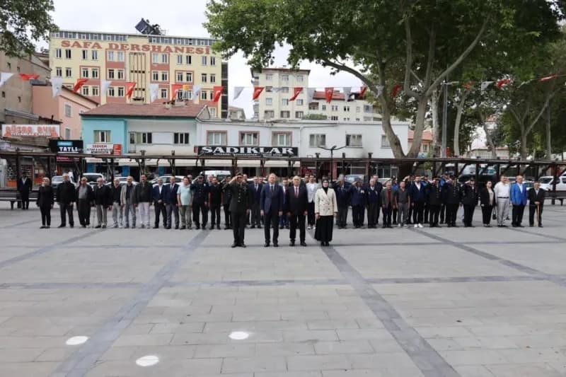 Yahyalı Cumhuriyet Meydanı’nda 19 Eylül Gaziler Günü töreninden bir kare