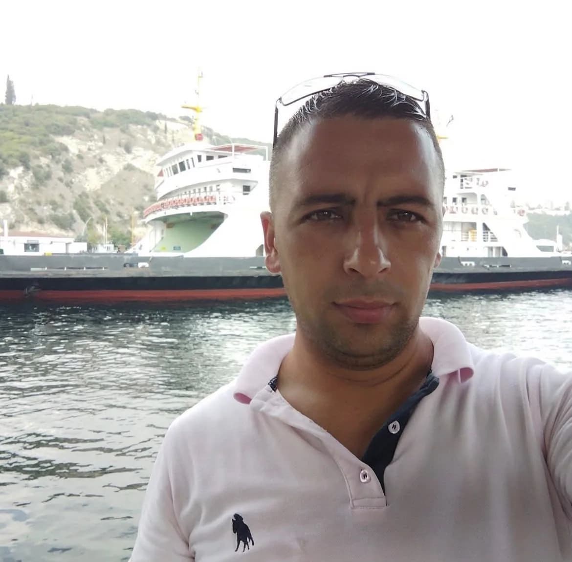 Yalova’da inşaat malzemesi firmasının bahçesinde vinçle indirilen demirlerin altında kalan işçi