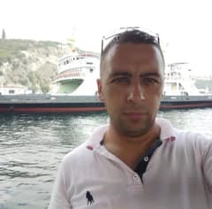 Yalova’da inşaat malzemesi firmasının bahçesinde vinçle indirilen demirlerin altında kalan işçi