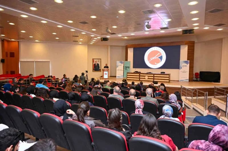Kastamonu Üniversitesi’nde düzenlenen 13. ERPA Uluslararası Eğitim Kongresi açılışından bir kare