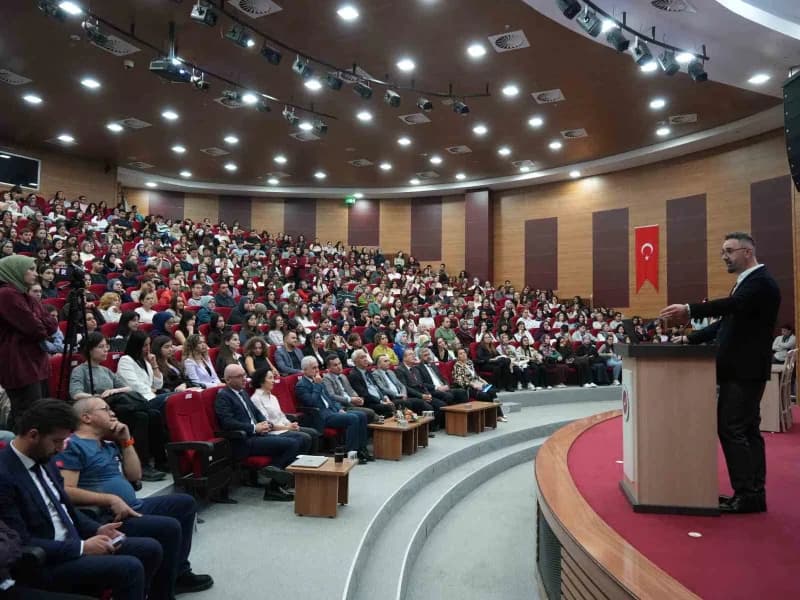 Kastamonu üniversitesine kayıt yaptıran ve 2026-2027 eğitim-öğretim yılında üniversite hayatına başlayan yeni öğrenciler