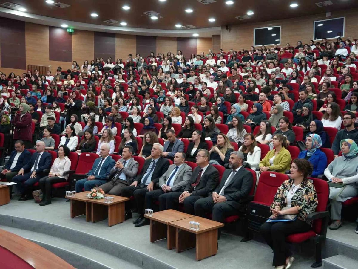 Kastamonu üniversitesine kayıt yaptıran ve 2026-2027 eğitim-öğretim yılında üniversite hayatına başlayan yeni öğrenciler