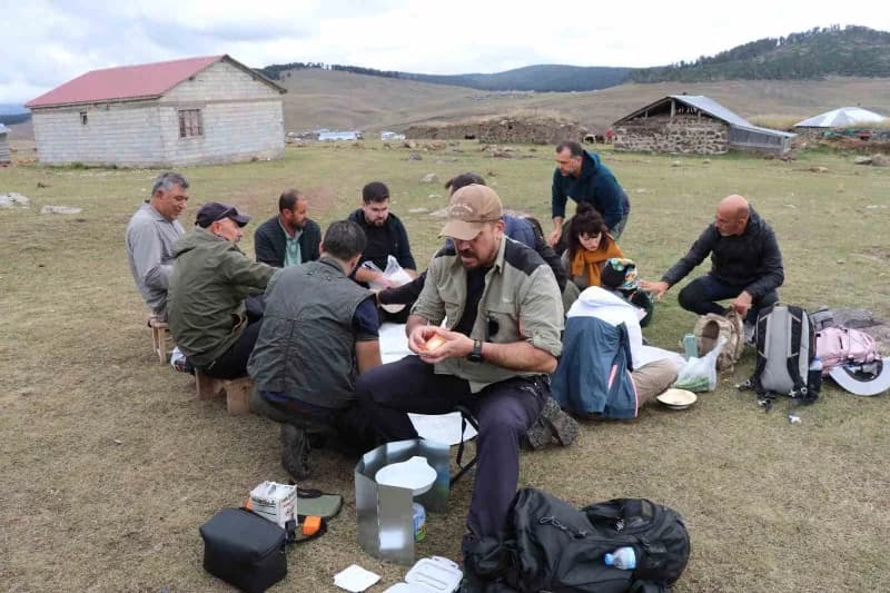 Oltu yürüyüş grubu, bu hafta doğa yürüyüşü için Erzurum’un Şenkaya ilçesi sınırlarında, Erzurum, Artvin ve Ardahan iller