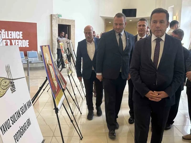 Resim sergisi açıldı.
