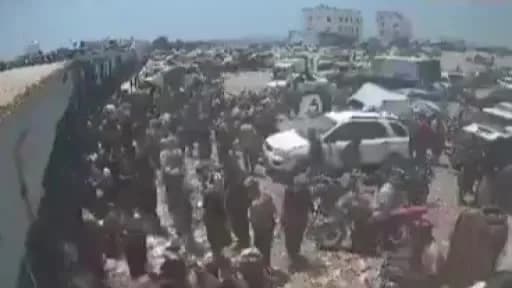 Yemen Taiz kentinde pazar yerine düzenlenen saldırının güvenlik kamerası görüntüsü