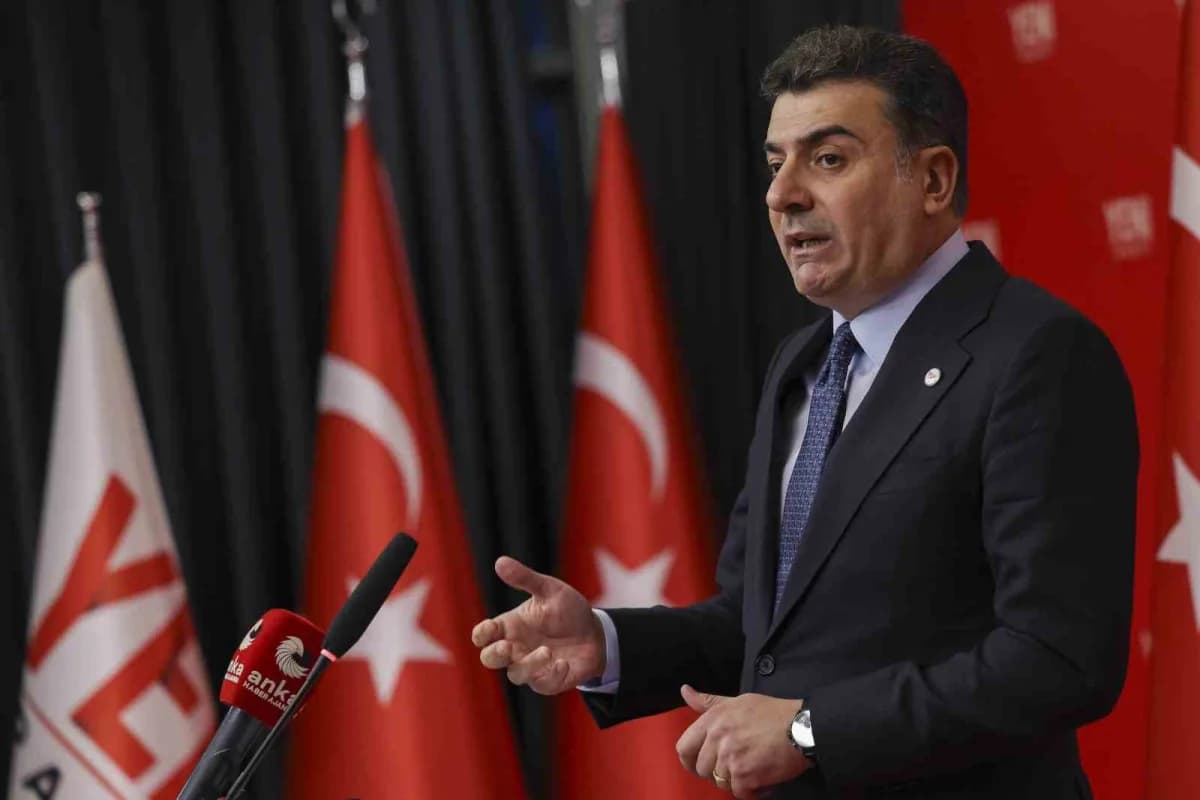 YENİ Parti Sözcüsü Zeynel Emre, fon soruşturmasına ilişkin, "Bize bırakmayın, buyurun siz açıklayın. Önümüzdeki günlerde