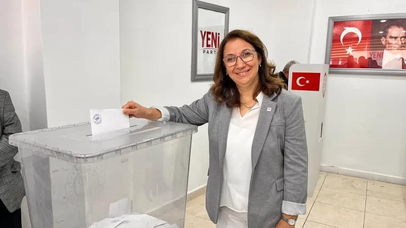 Yeni Parti Kula İlçe Teşkilatı ön seçiminde Esen Çınar ve Ramazan Güvenç yarıştı