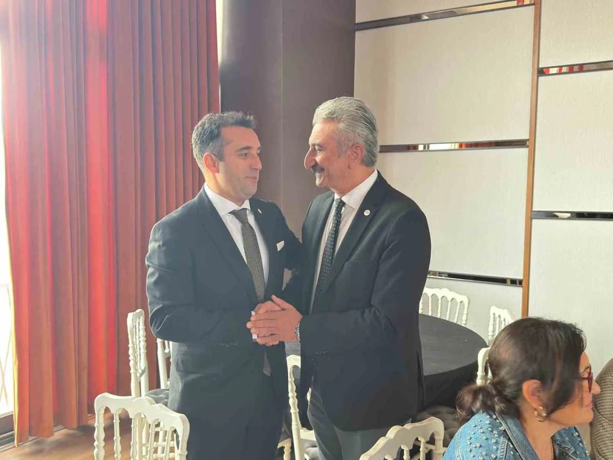YENİ Parti Nilüfer İlçe Başkanlığı seçiminde kullanılan oy pusulaları ve sandık