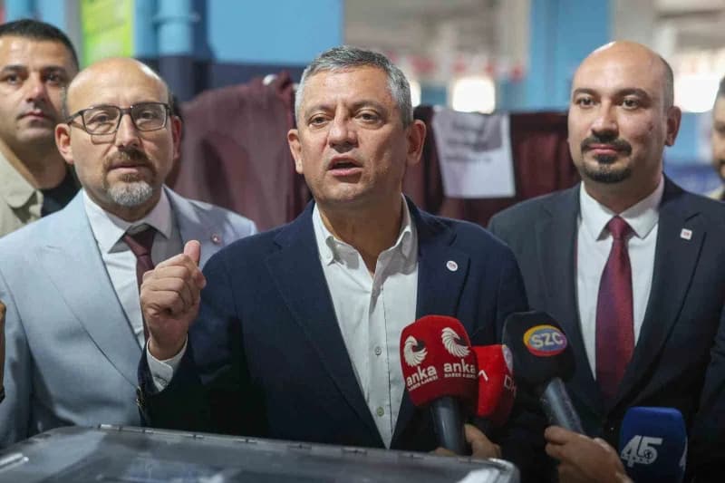 Özel, partide İlçe başkanının tüm üyelerin oylarıyla belirlenmesine ilişkin YENİ seçim modelinin uygulanacağını söyledi.