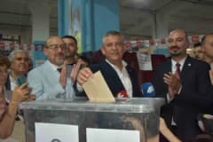 YENİ Parti Yunusemre İlçe Başkanlığı ön seçiminde oy kullanan üyeler ve parti yöneticileri