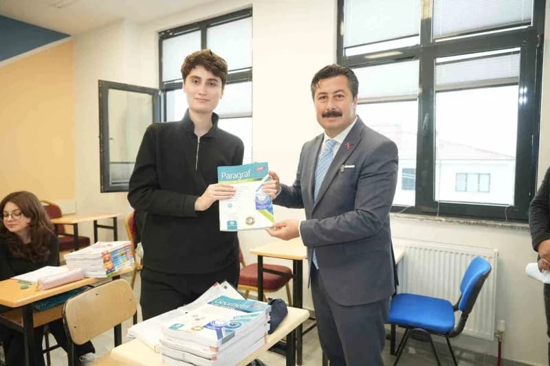 Yenişehir Belediyesi ile Yenişehir Halk Eğitimi Merkezi iş birliğinde üniversiteye hazırlanan gençlere yönelik düzenlene