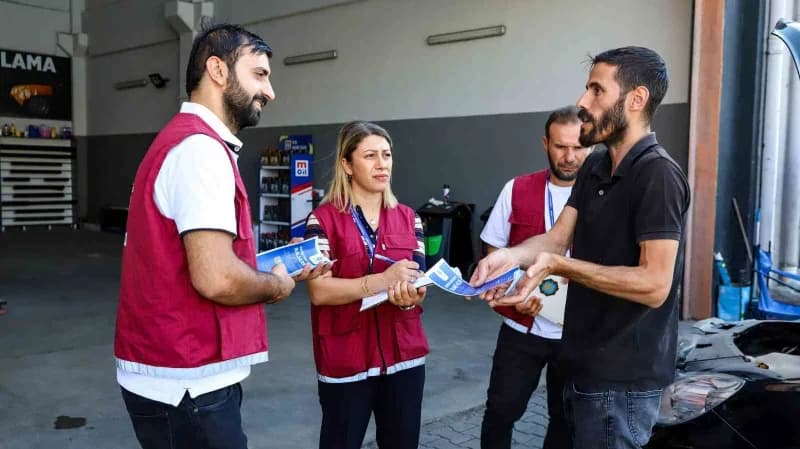 Diyarbakır Büyükşehir Belediyesinin “Yerinde Çözüm” ekipleri, farklı noktalarda kurdukları Halkla İlişkiler stantlarında