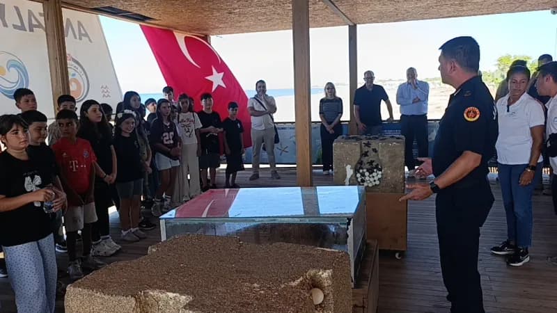 DEKAFOK Eğitim ve Araştırma Merkezi'nde düzenlenen etkinliğe derneğin ana sponsor yetkilileri, Manavgat İlçe Jandarma Ko