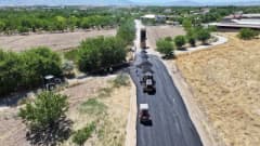 Yeşilyurt Belediyesi ekipleri yol yenileme ve asfalt çalışmalarını sürdürüyor