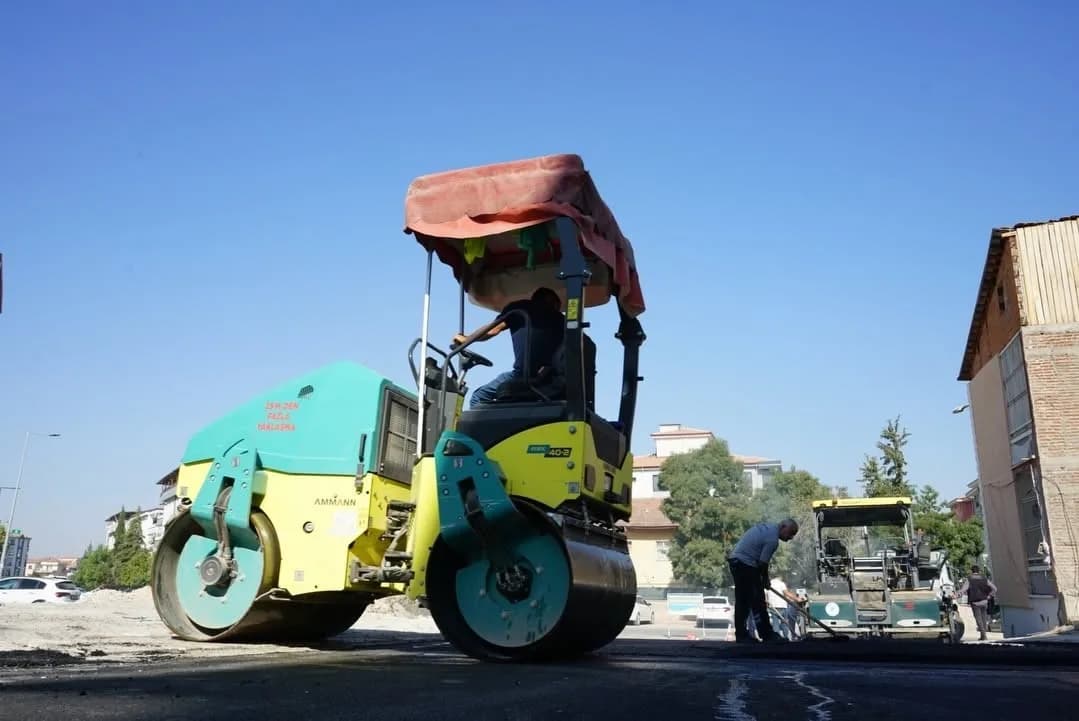 Yeşilyurt'ta ulaşım yatırımları hız kesmeden sürüyor